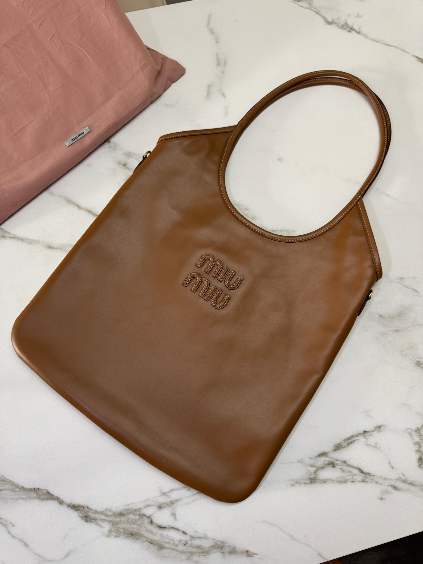 MIU MIU Ivy Tote Regular 淺棕色
