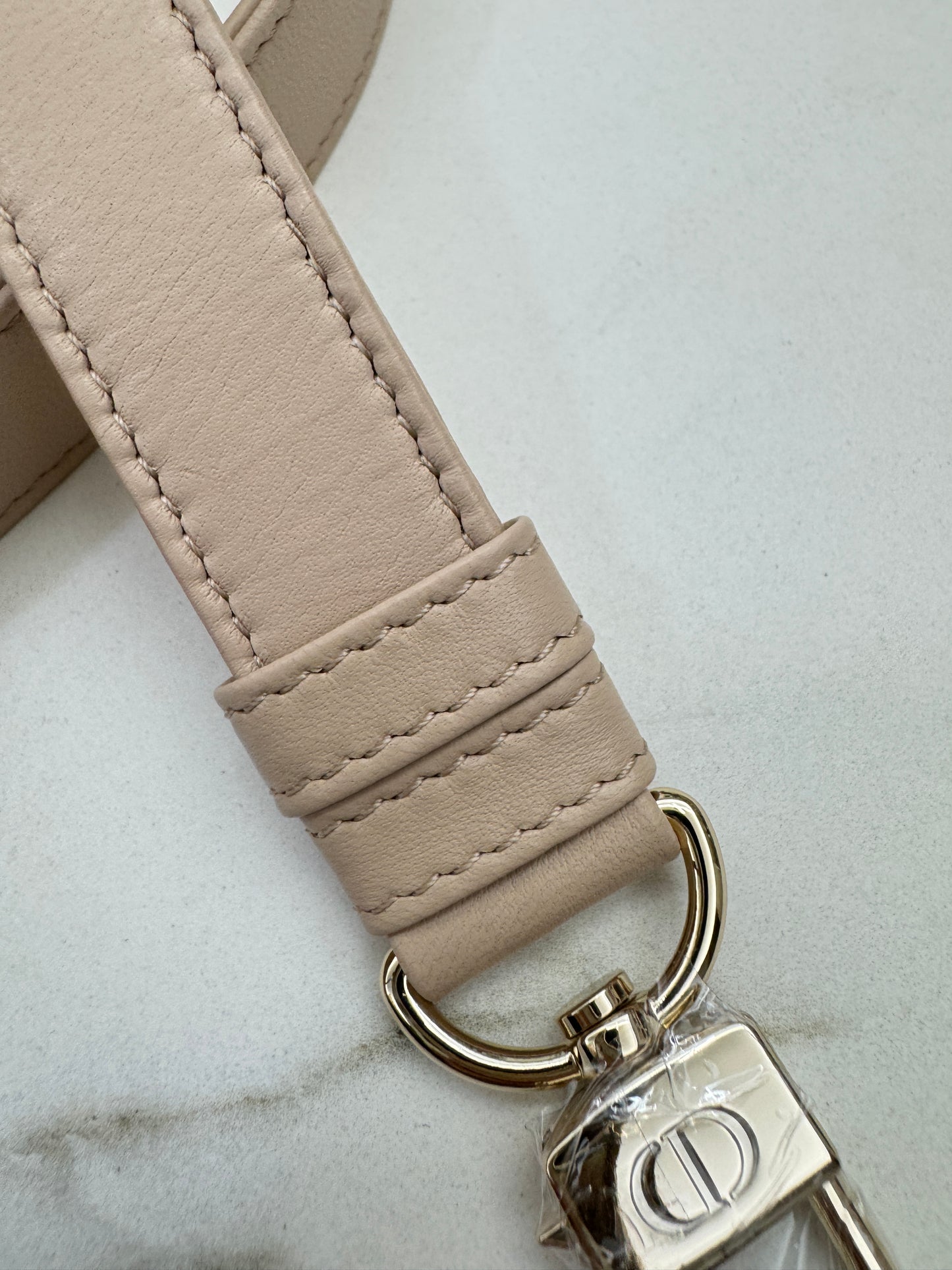 DIOR D-Joy Small 胭脂米 Powder Beige￼