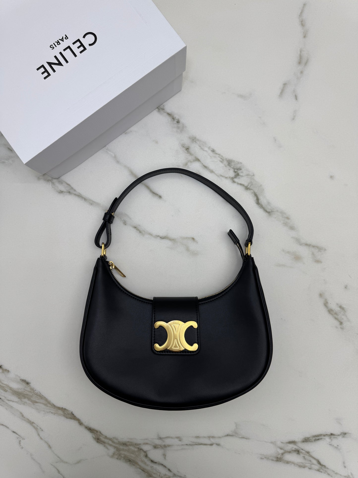 CELINE Ava Triomphe Hobo