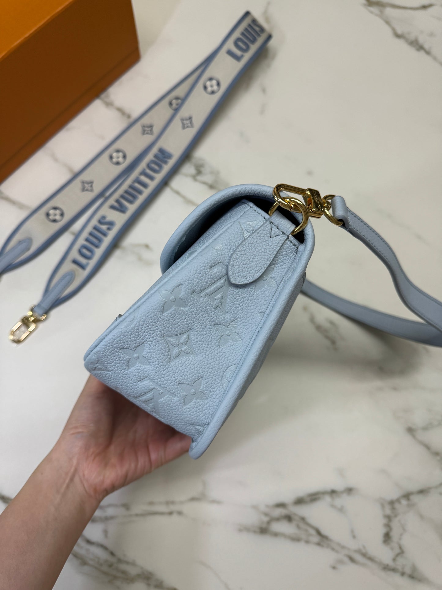 LV Diane 全皮粉藍 Baby Blue