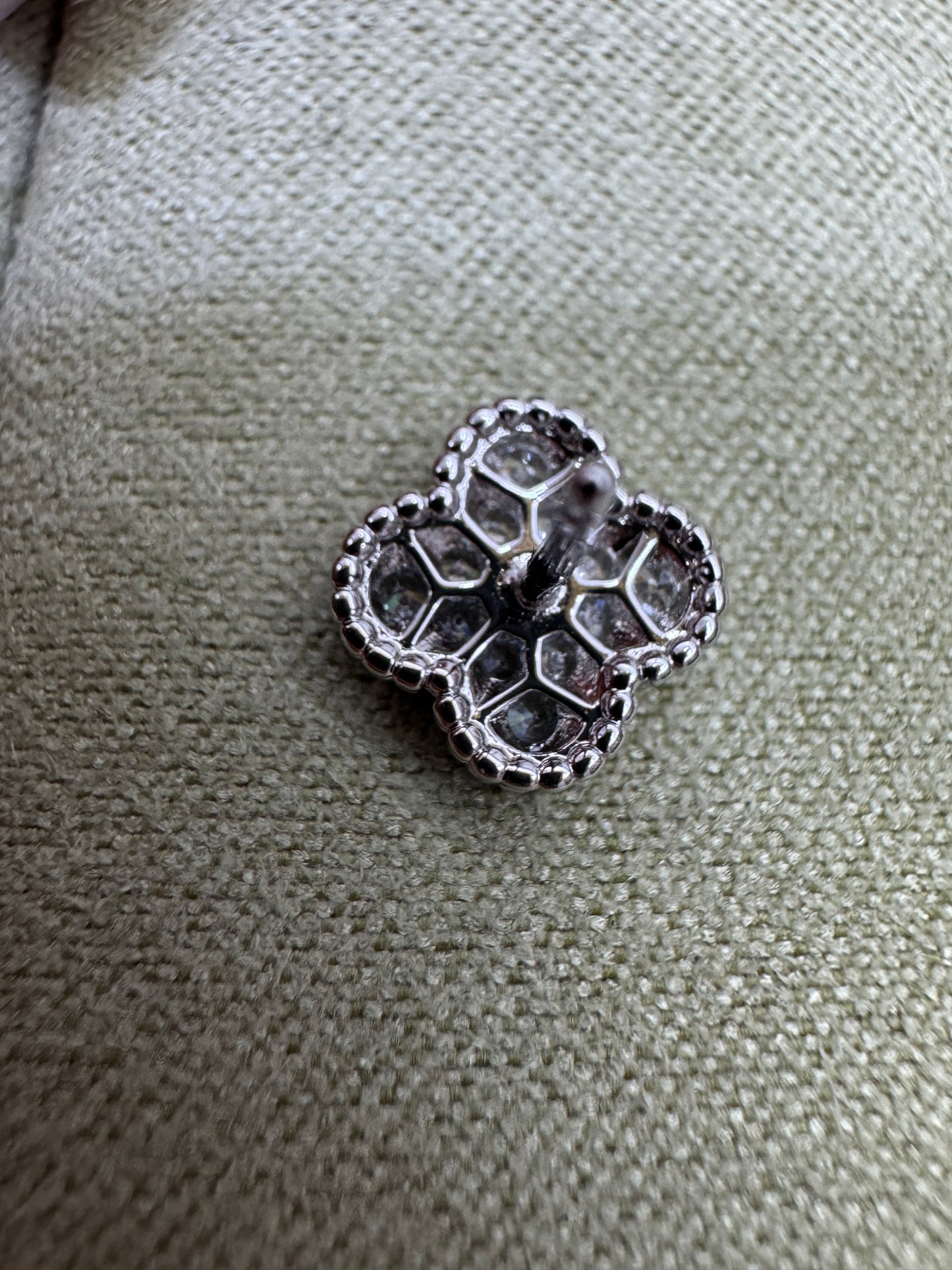 VCA Sweet Alhambra Earrings 滿鑽白金色