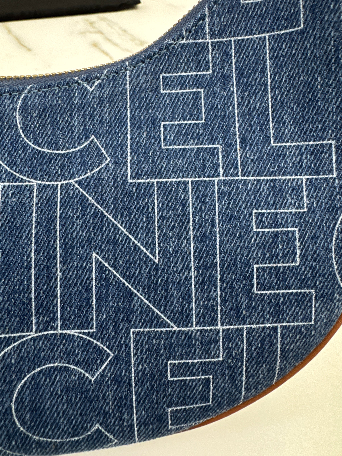 CELINE Ava Hobo 牛仔