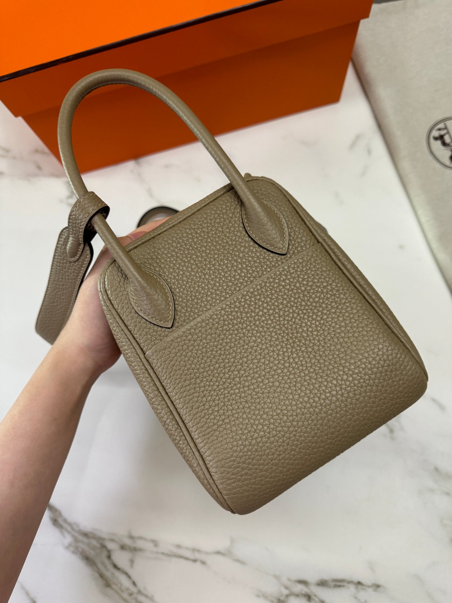 HERMES Lindy26 馬爾法米 銀扣 TC