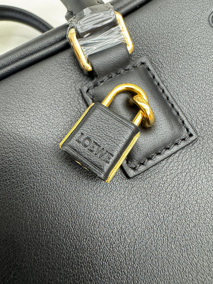 LOEWE Amazona 28 黑色
