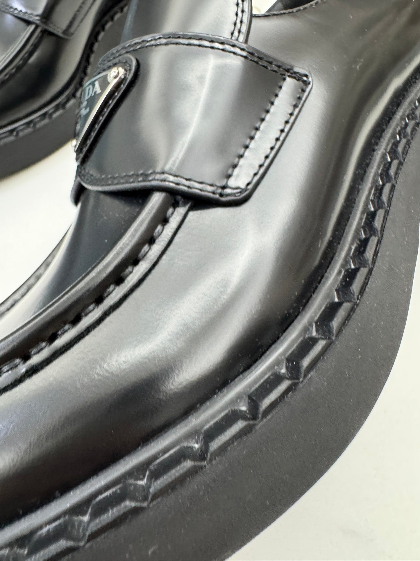 PRADA 光面皮革Loafers