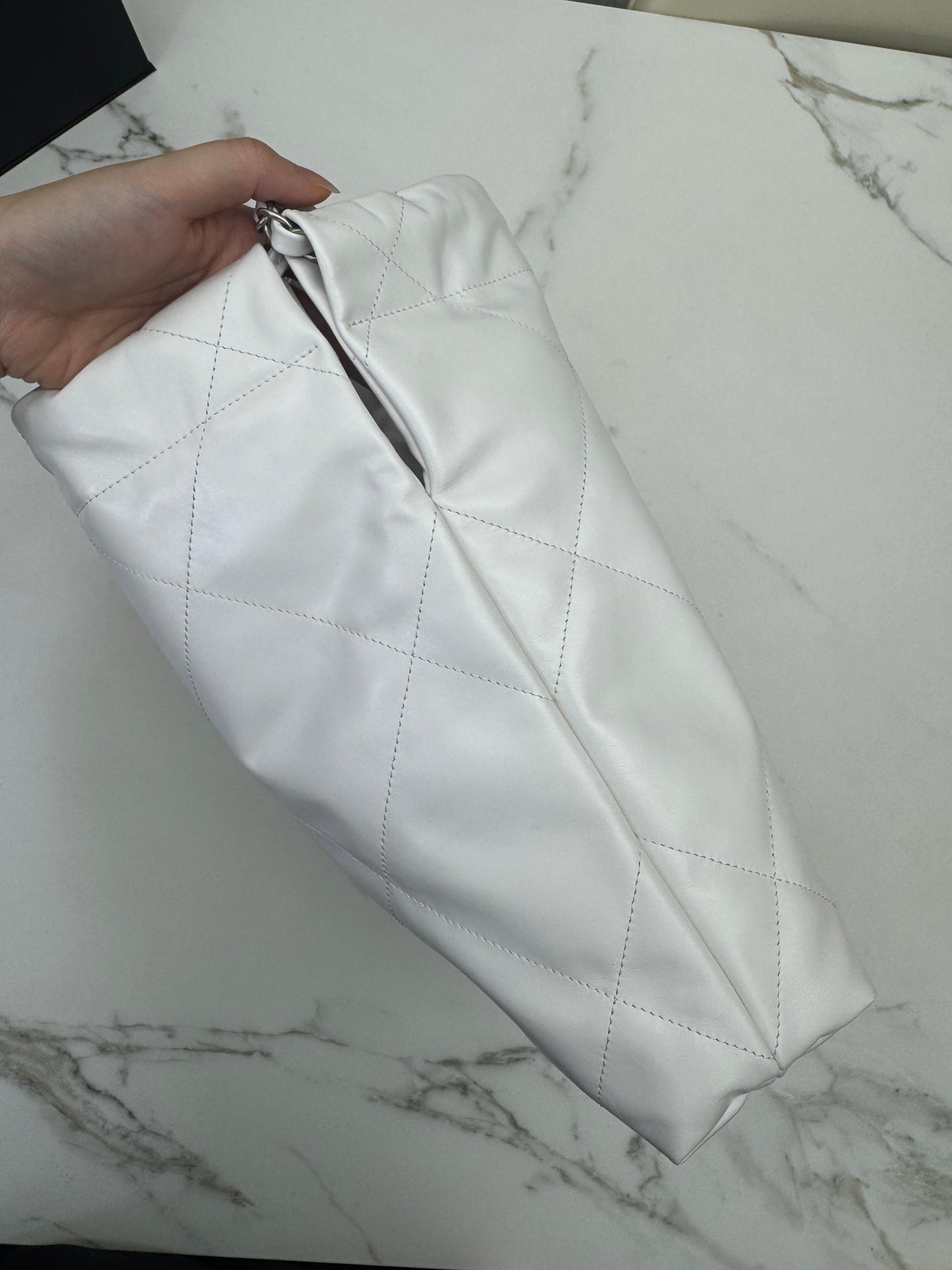 CHANEL 22Bag Small 白銀