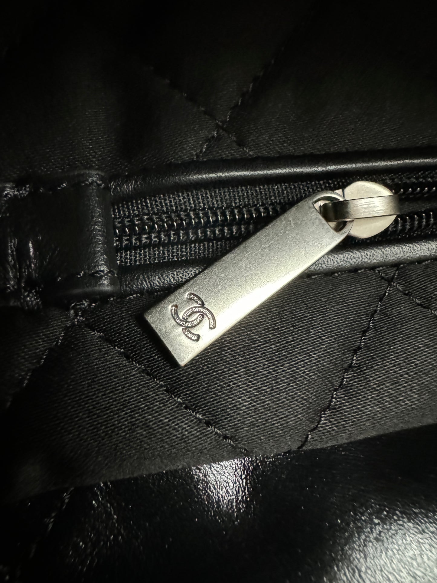 CHANEL 22bag 中號 黑銀 Medium