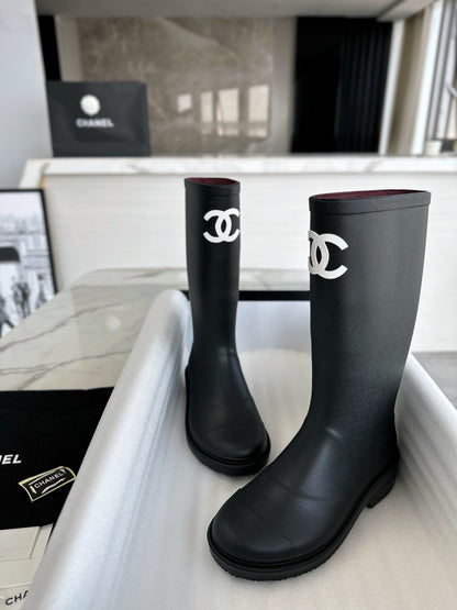 CHANEL 雨靴 🌟爆款 ￼