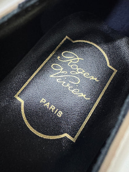 RV 喇叭跟 2.5cm 漆皮