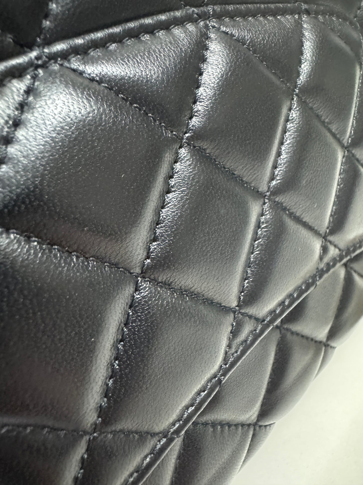 CHANEL woc 24A 琺瑯調節扣 羊皮 黑