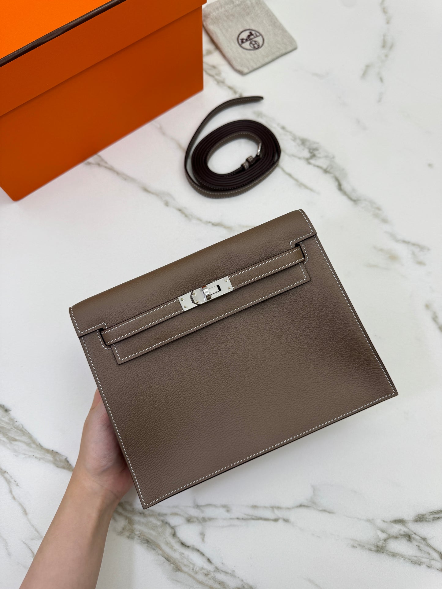HERMES Kelly Danse 大象灰銀扣 Etoupe PHW