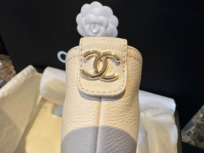 CHANEL 厚底馬丁短靴 黑白 23B