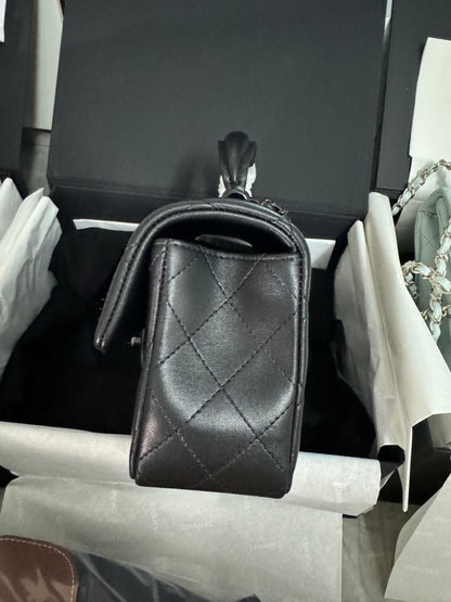 CHANEL 24A mini cf with top handle so black