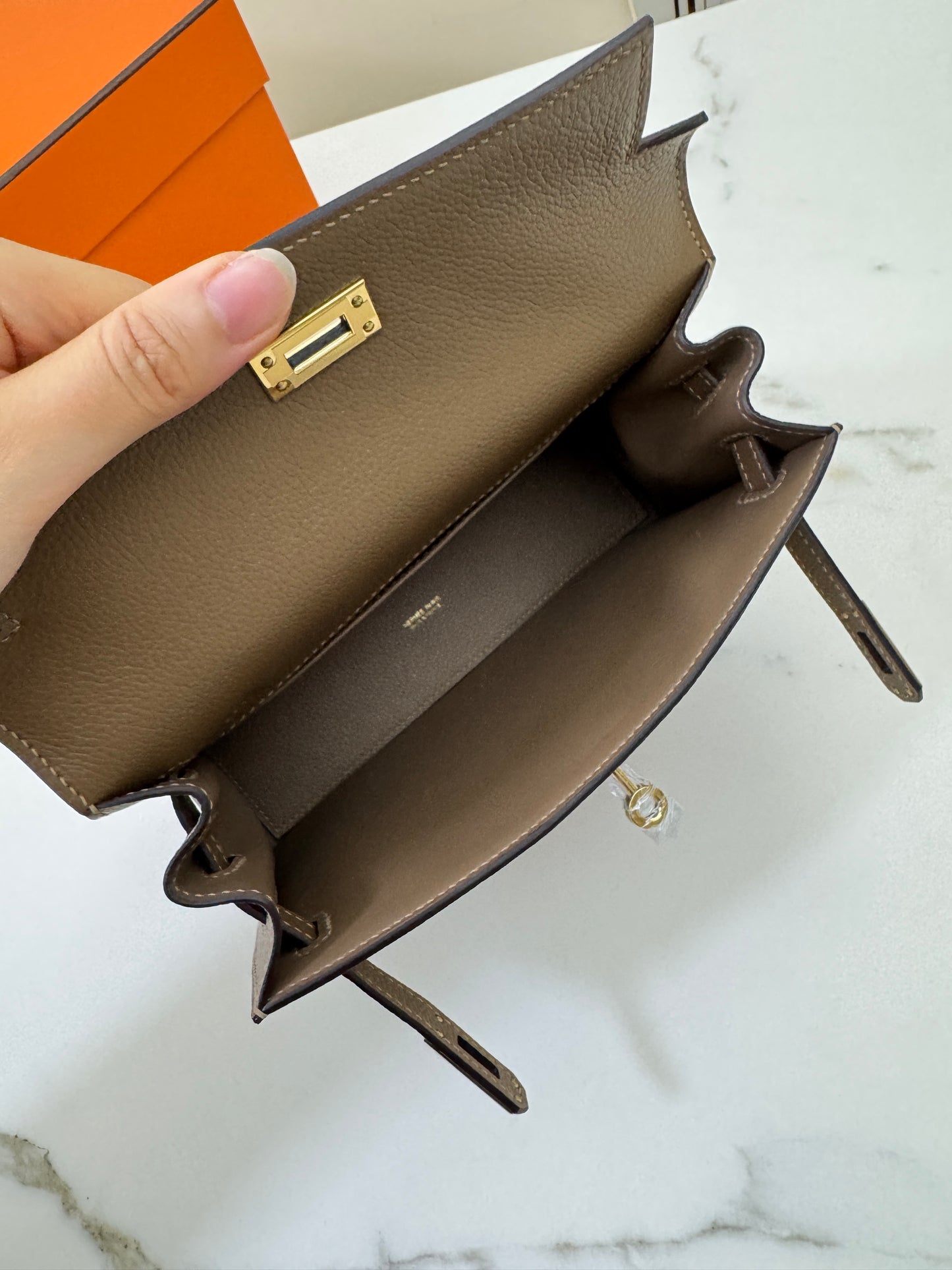 HERMES Kelly Danse 馬爾法米金扣 Evercolor 8Q GHW
