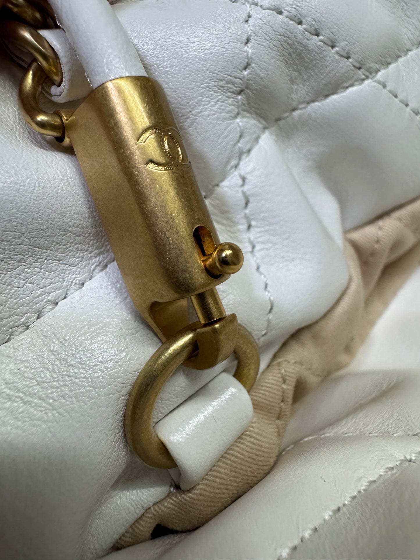 CHANEL Mini 22 Bag 白金