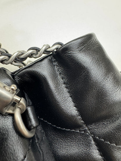 CHANEL Mini 22 Bag 黑銀 【同步最新磁吸扣版】