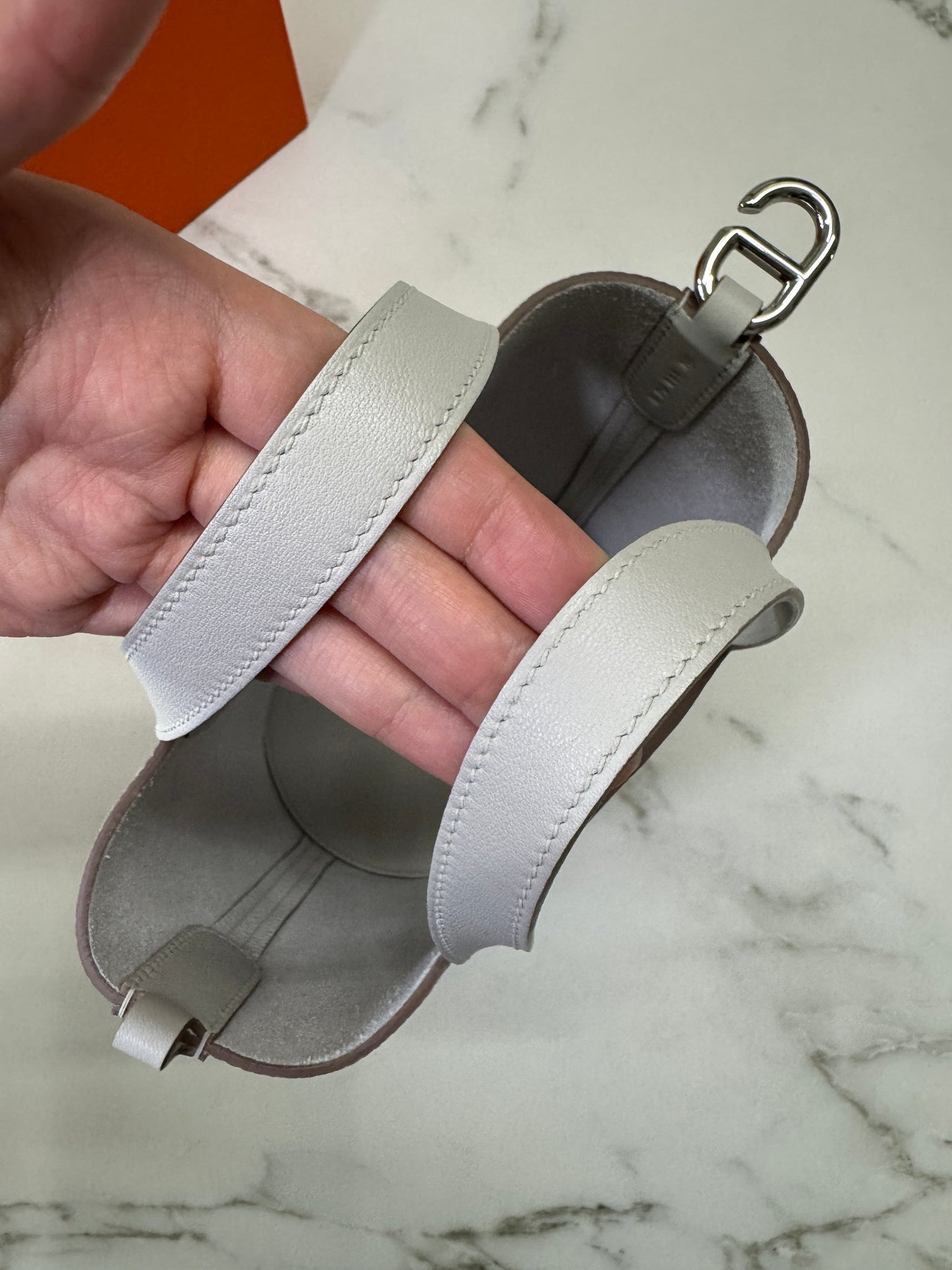 HERMES In The Loop 豬鼻菜籃子 M4奶灰色銀扣 Gris Pale PHW