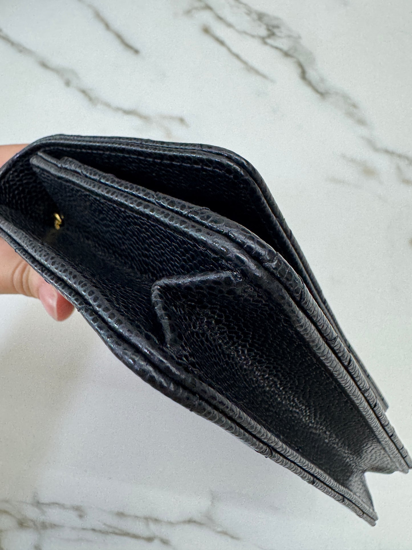 CHANEL Wallet On Chain 黑金牛 新版旋轉扣woc