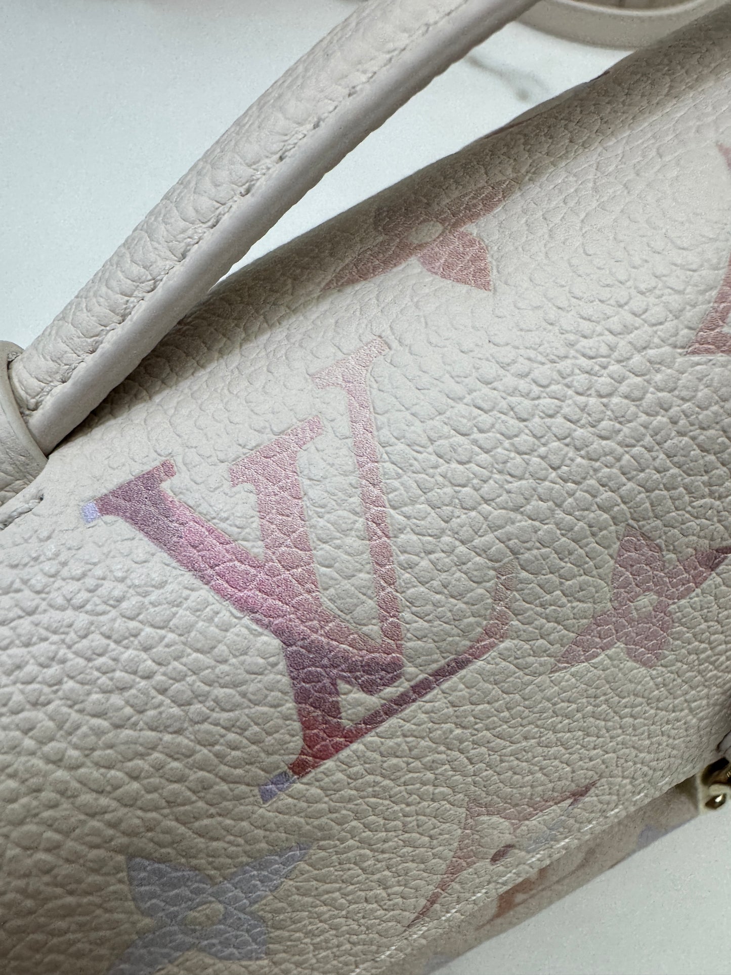 LV Pochette Metis East-West 漸變紫