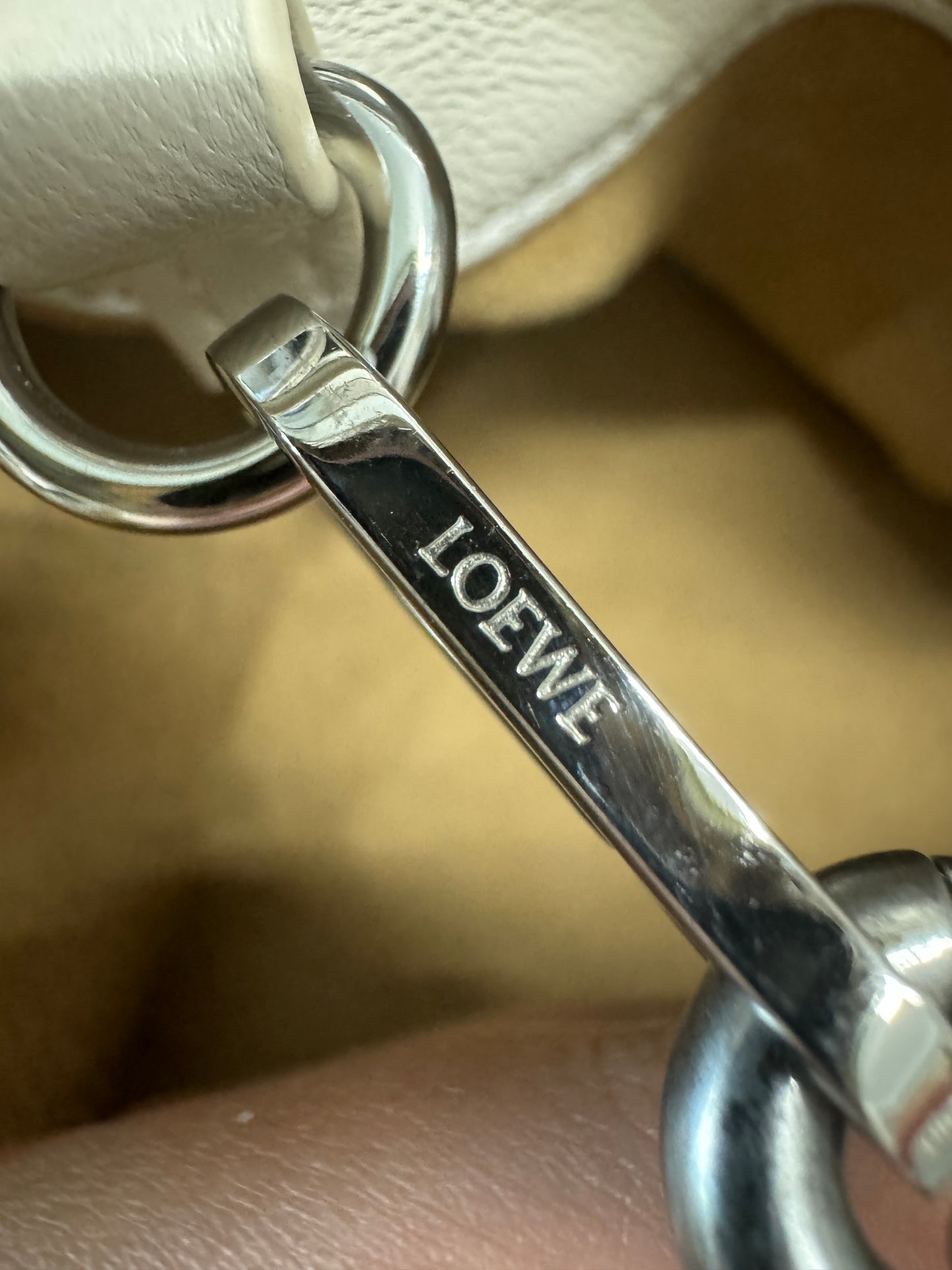 LOEWE Flamenco Purse 海鹽白 Medium Sea Salt