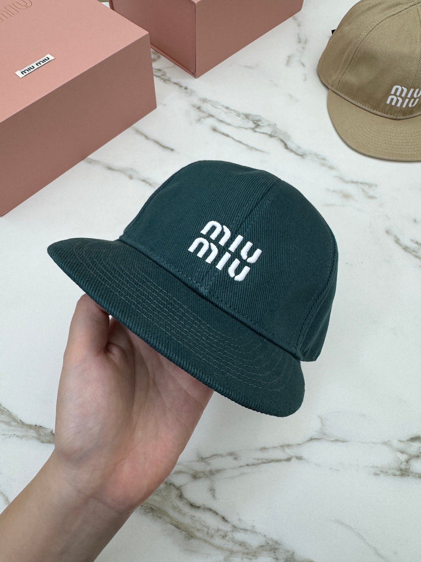 MIU MIU 軟頂鴨舌帽
