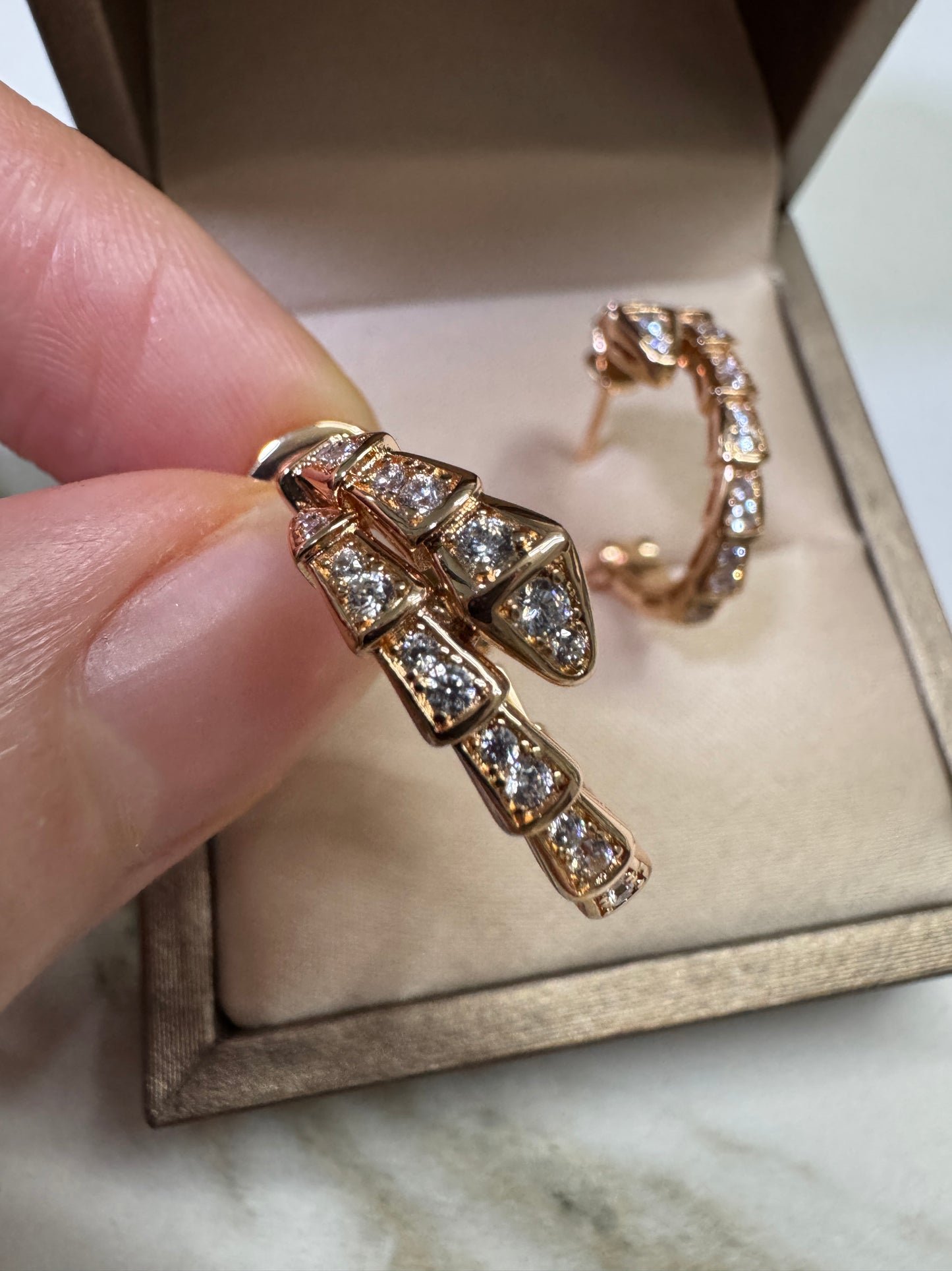 BVLGARI Serpenti 玫瑰金色滿鑽耳環