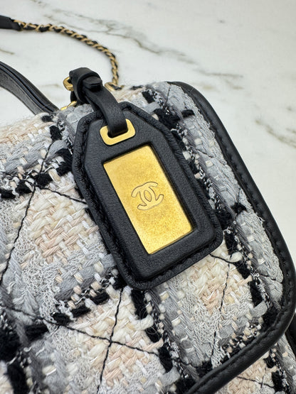 CHANEL 22K 郵差豆腐包 漸變Tweed