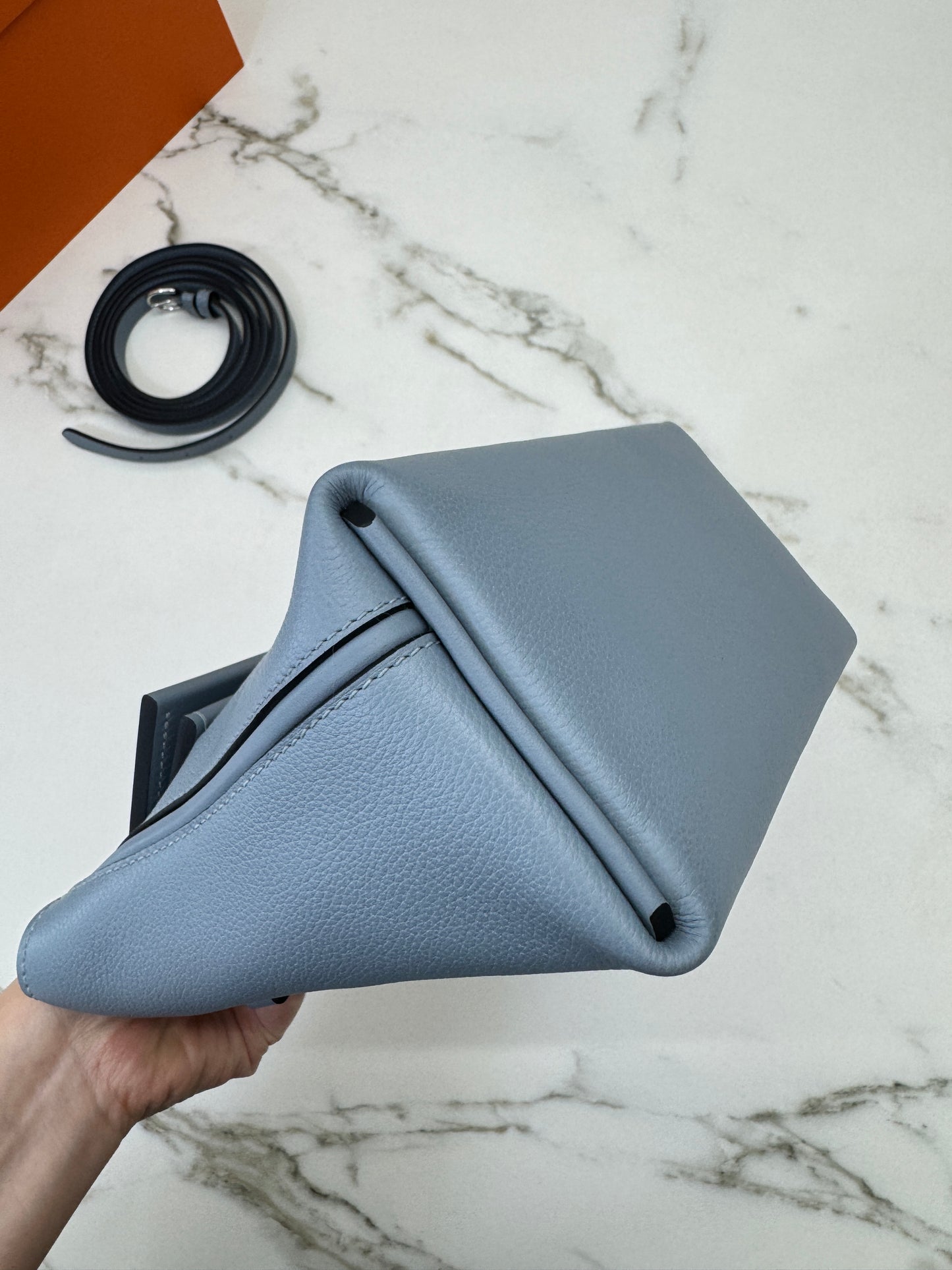HERMES Mini 2424 亞麻藍銀扣 Evercolor Blue Lin PHW