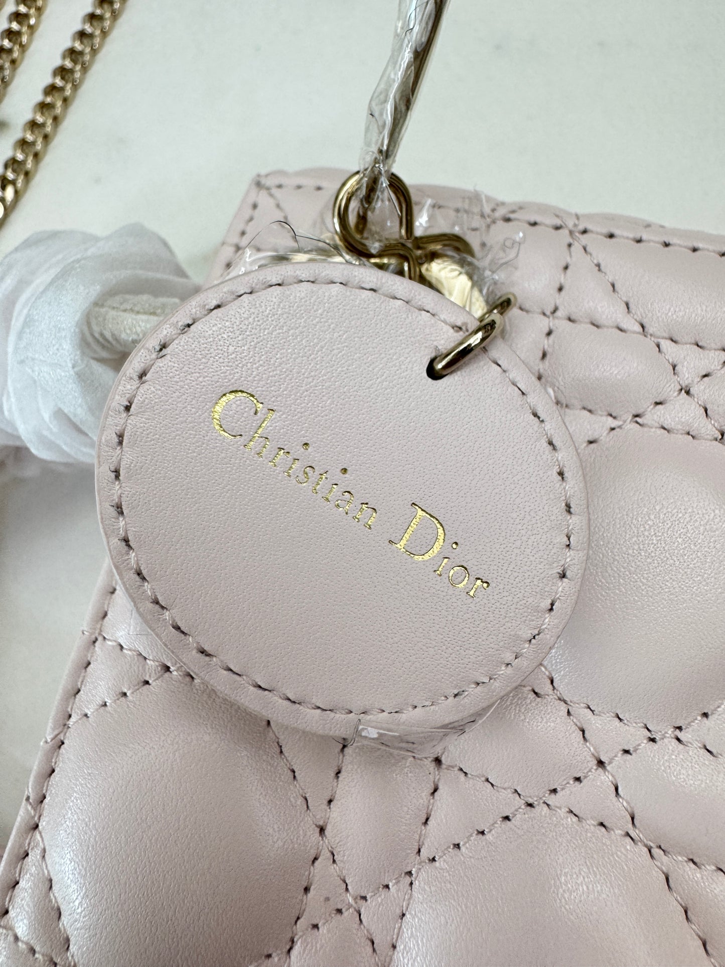 DIOR Mini Lady Dior 羊皮三格 淡粉色