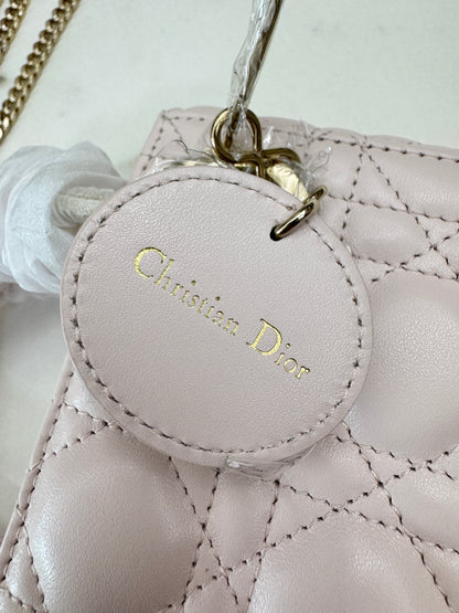 DIOR Mini Lady Dior 羊皮三格 淡粉色