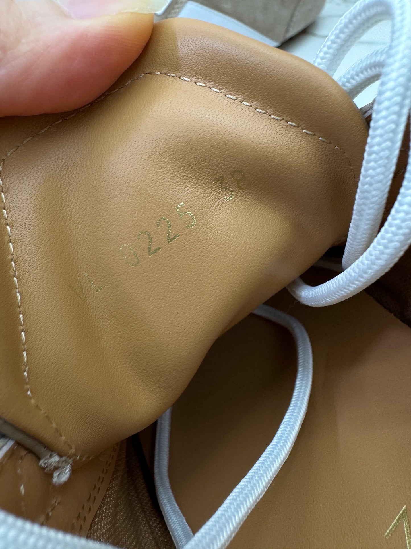 LV Sneakerina 卡其色