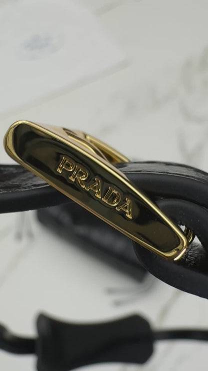 PRADA Mini Bonnie 油蠟牛皮